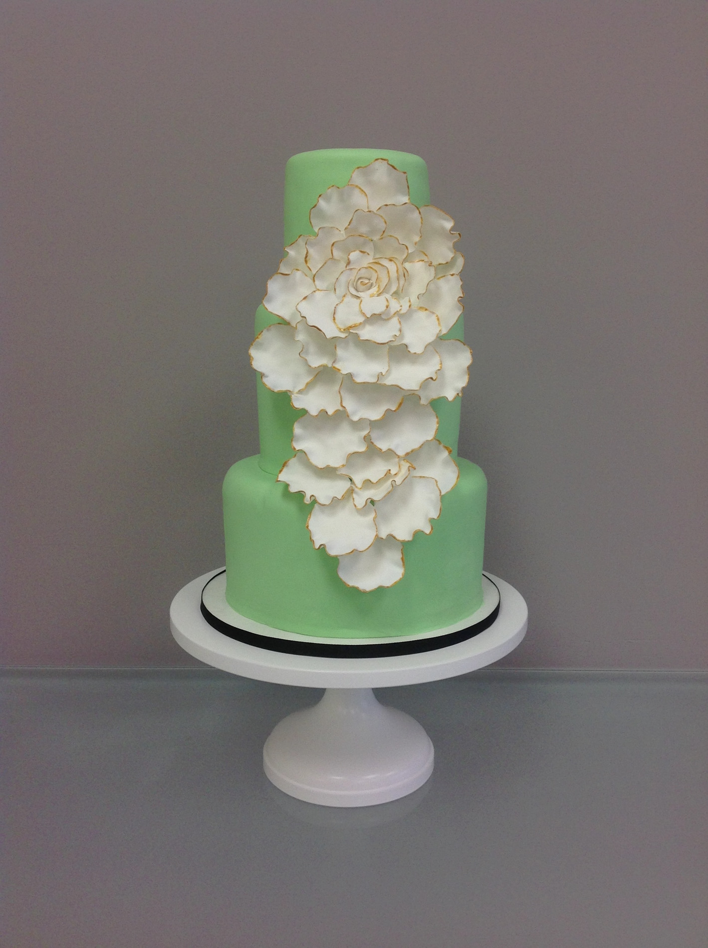 15 Wedding Cakes That Wow These Are 15 Of Our Favorite Wedding Cakes To Wow And Inspire You Take A K For Yourself Let Us Know Which Is 1 On Your List