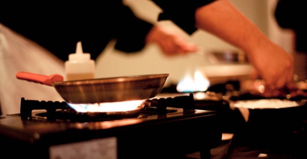 kahns-catering-food-action-1-603x312