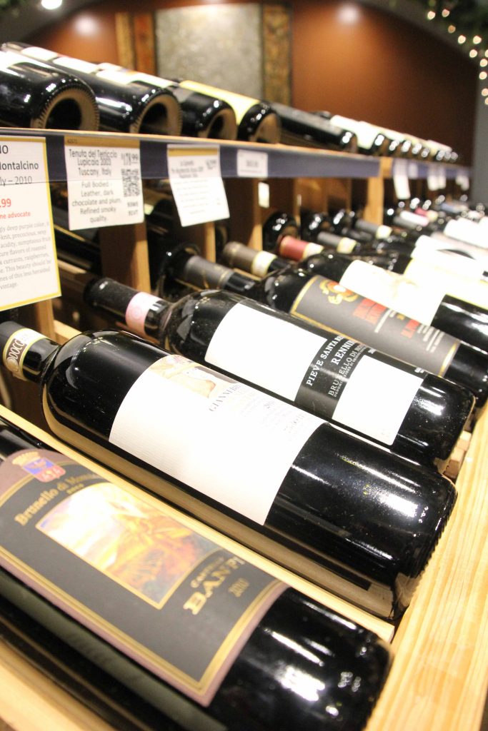 Choosing the Perfect Wine for Christmas Dinner Kahns Catering